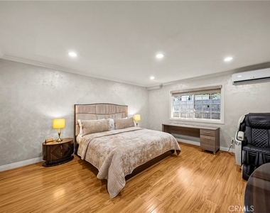 10544 Camarillo Street - Photo Thumbnail 26
