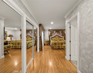 10544 Camarillo Street - Photo Thumbnail 21