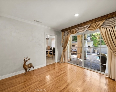10544 Camarillo Street - Photo Thumbnail 13