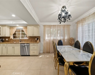 10544 Camarillo Street - Photo Thumbnail 14