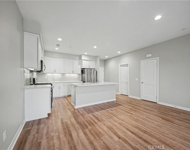 135 Farmhouse Drive - Photo Thumbnail 10