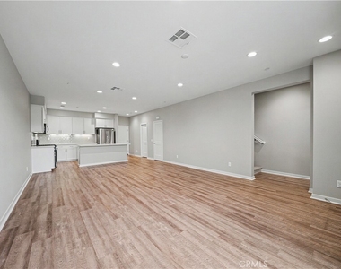 135 Farmhouse Drive - Photo Thumbnail 9
