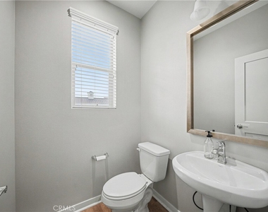 135 Farmhouse Drive - Photo Thumbnail 18
