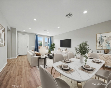 135 Farmhouse Drive - Photo Thumbnail 4