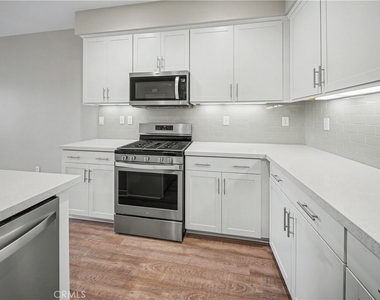 135 Farmhouse Drive - Photo Thumbnail 15