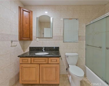 17404 Martha Street - Photo Thumbnail 12