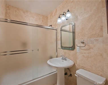17404 Martha Street - Photo Thumbnail 11