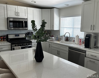7833 Bothwell - Photo Thumbnail 5