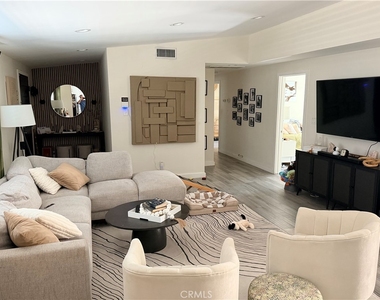 7833 Bothwell - Photo Thumbnail 32