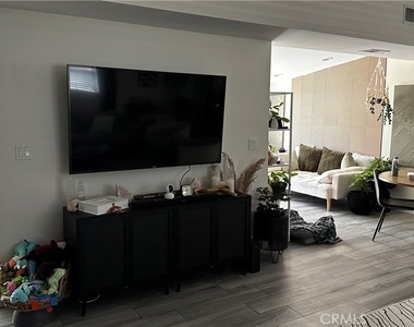 7833 Bothwell - Photo Thumbnail 9