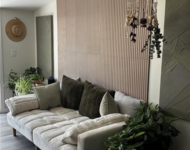 7833 Bothwell - Photo Thumbnail 7