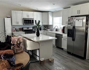 7833 Bothwell - Photo Thumbnail 2