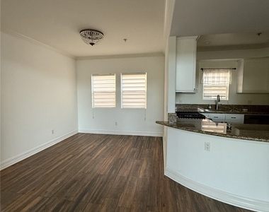 14343 Burbank Blvd. - Photo Thumbnail 15