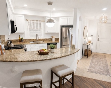 14343 Burbank Blvd. - Photo Thumbnail 6