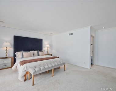 18056 Lake Encino - Photo Thumbnail 14