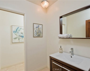 18056 Lake Encino - Photo Thumbnail 12