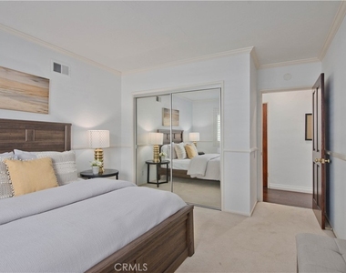 18056 Lake Encino - Photo Thumbnail 23