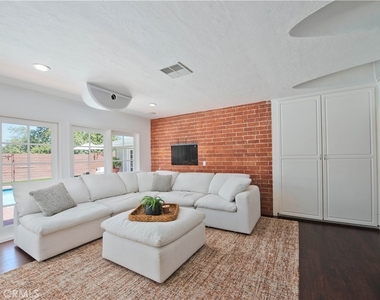 18056 Lake Encino - Photo Thumbnail 10
