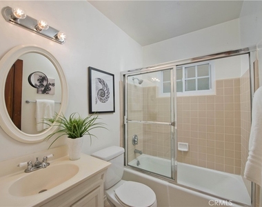 18056 Lake Encino - Photo Thumbnail 24