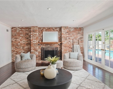 18056 Lake Encino - Photo Thumbnail 3