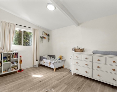 6413 Wystone - Photo Thumbnail 17
