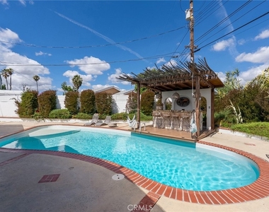6413 Wystone - Photo Thumbnail 20