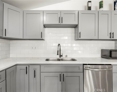6413 Wystone - Photo Thumbnail 9