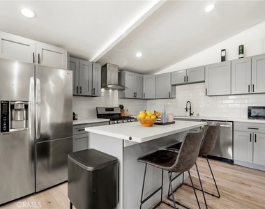 6413 Wystone - Photo Thumbnail 4