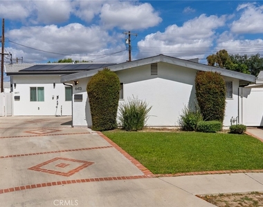 6413 Wystone - Photo Thumbnail 25