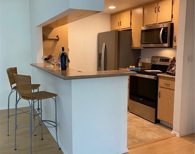 5257 Radford Avenue - Photo Thumbnail 3