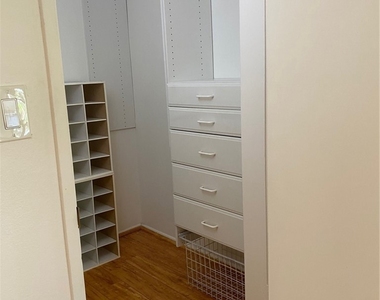 5257 Radford Avenue - Photo Thumbnail 8