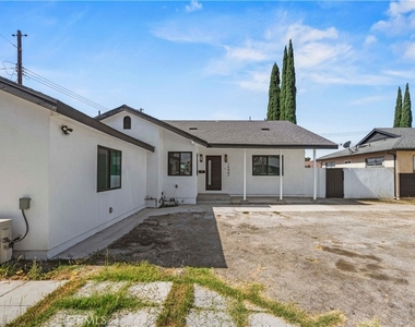 14862 Envoy Street - Photo Thumbnail 4
