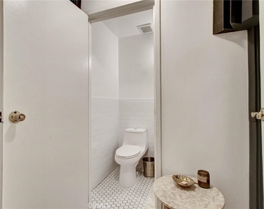 2932 Ledgewood Drive - Photo Thumbnail 10