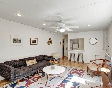 2932 Ledgewood Drive - Photo Thumbnail 3