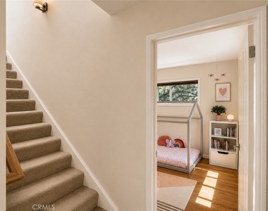 2932 Ledgewood Drive - Photo Thumbnail 11