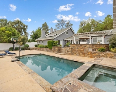 598 Encino Vista - Photo Thumbnail 2
