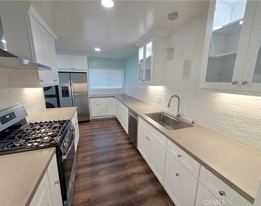 17227 Wilton Place - Photo Thumbnail 5
