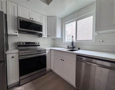 2615 Curtis - Photo Thumbnail 4