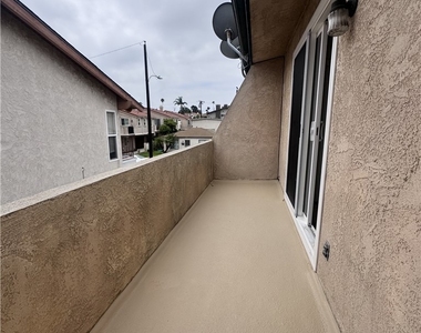 2615 Curtis - Photo Thumbnail 11