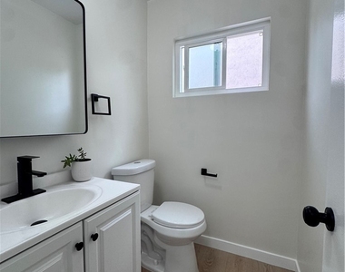 2615 Curtis - Photo Thumbnail 15