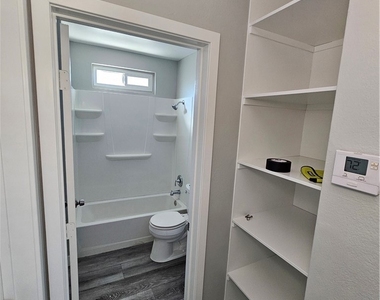 8844 Emerald Avenue - Photo Thumbnail 4