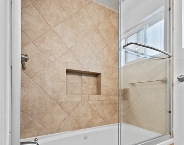 648 Loma - Photo Thumbnail 20