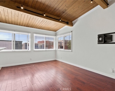 648 Loma - Photo Thumbnail 8