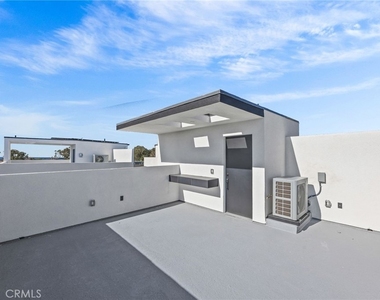3215 S El Camino Real - Photo Thumbnail 9
