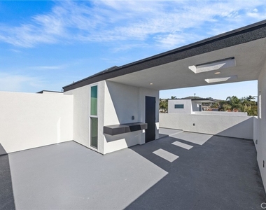 3215 S El Camino Real - Photo Thumbnail 5