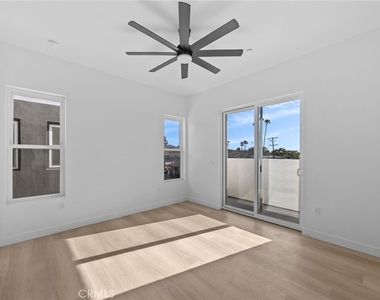 3215 S El Camino Real - Photo Thumbnail 11