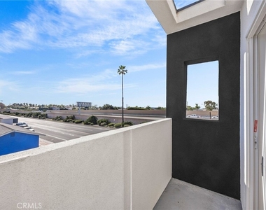 3215 S El Camino Real - Photo Thumbnail 13
