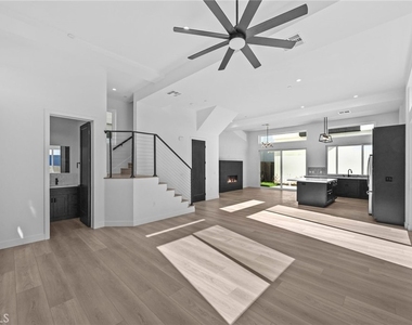 3215 S El Camino Real - Photo Thumbnail 25