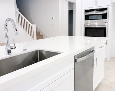 26832 Hadley Avenue - Photo Thumbnail 3