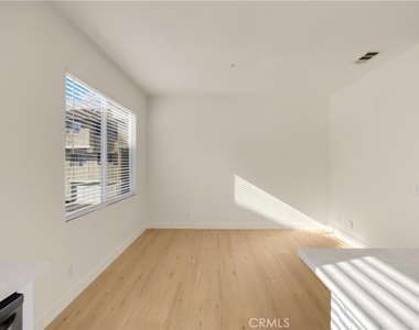 123 S Orange Ave - Photo Thumbnail 19